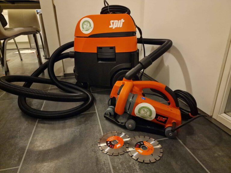 Sleuvenfrees en bouwstofzuiger